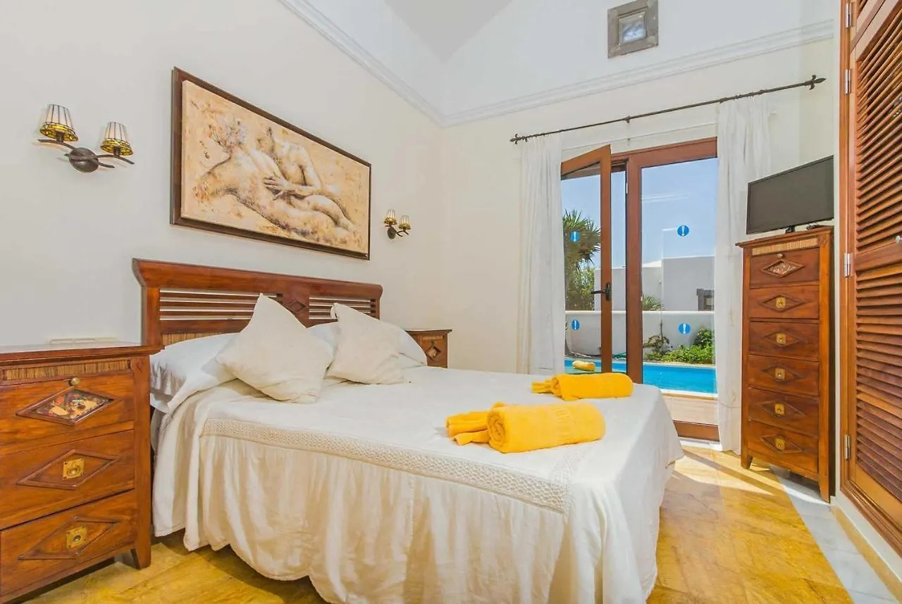 La Goleta Villa Playa Blanca  İspanya